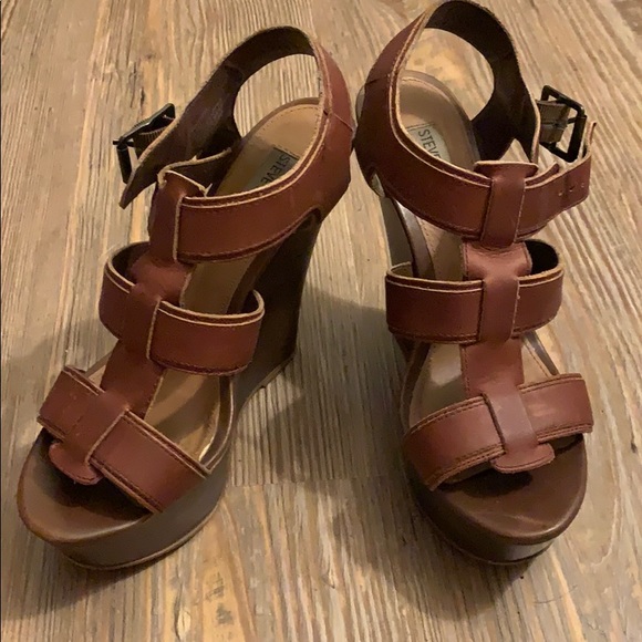 Steve Madden Shoes - Steve Madden Brown Wedge